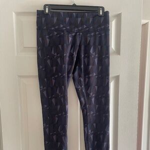 Lululemon Wunder Under full length pant in purple pattern